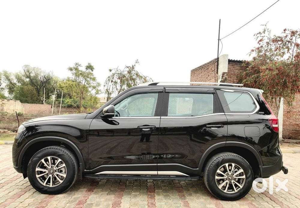 Mahindra Scorpio-n 2.2 Z8 Diesel At 7 Str, 2025