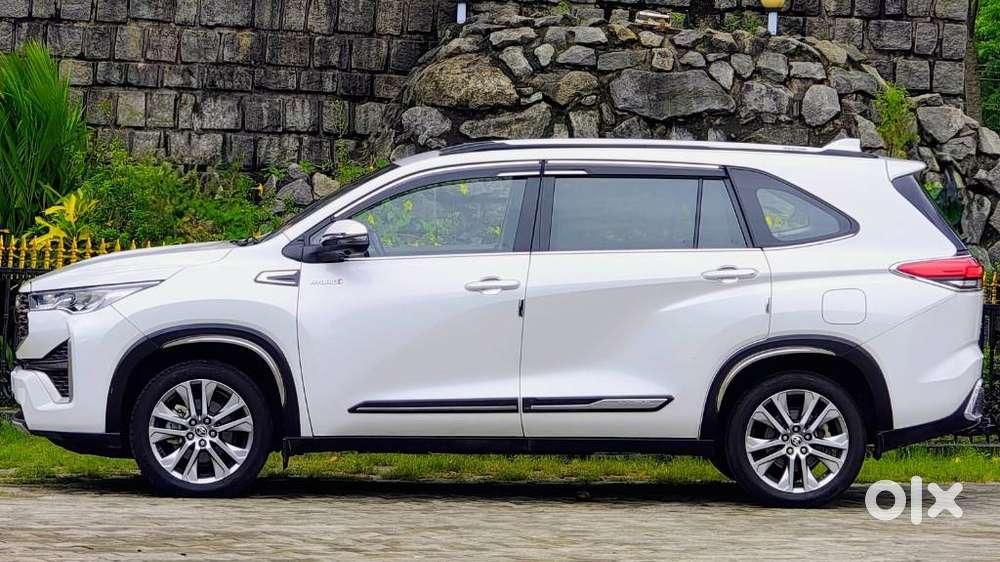 Toyota Innova Hycross 2.0 Zx (o) Hybrid 7 Str, 2024, Petrol
