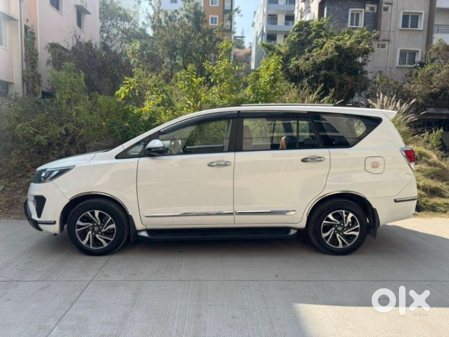 Toyota Innova Crysta [2020-ongoing] 2.4 Gx At 7 Str, 2021, Diesel