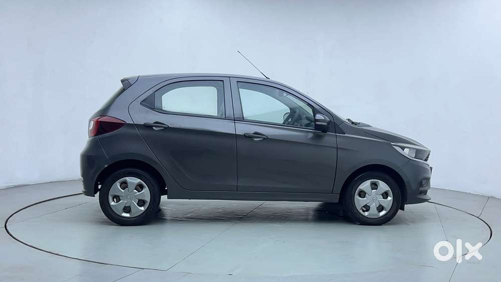Tata Tiago 1.2 Revotron Xt Option, 2022, Petrol