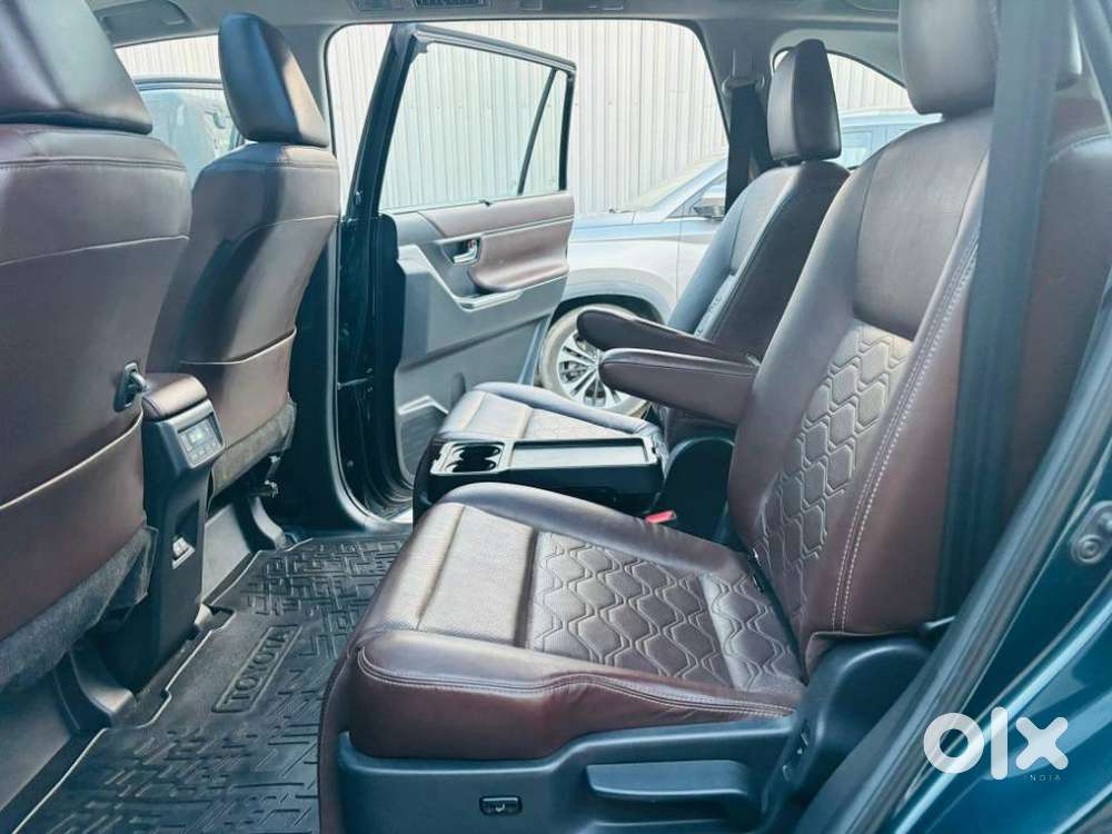 Toyota Innova Hycross 2.0 Zx (o) Hybrid 7 Str, 2023, Petrol