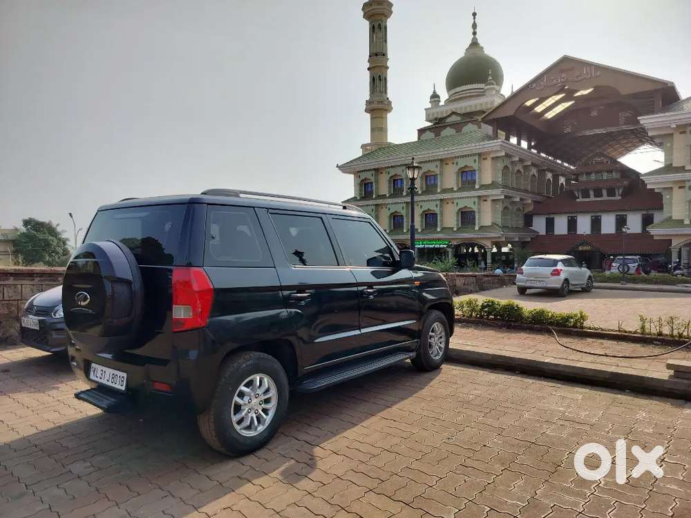Mahindra Tuv Black