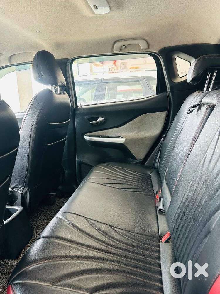 Nissan Magnite Kuro Edition 1.0 Turbo Petrol Mt, 2021, Petrol