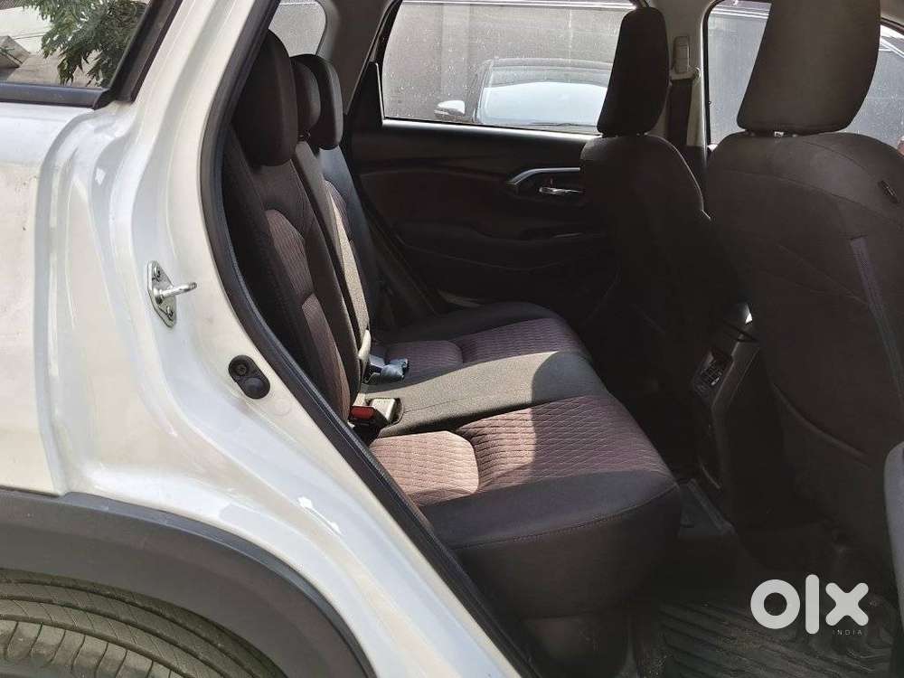 Maruti Suzuki Grand Vitara 1.5 Delta Smart Hybrid, 2025, Petrol