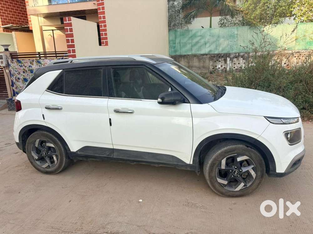 2020 Hyundai Venue 1.2l Cng/petrol Excelent Condition