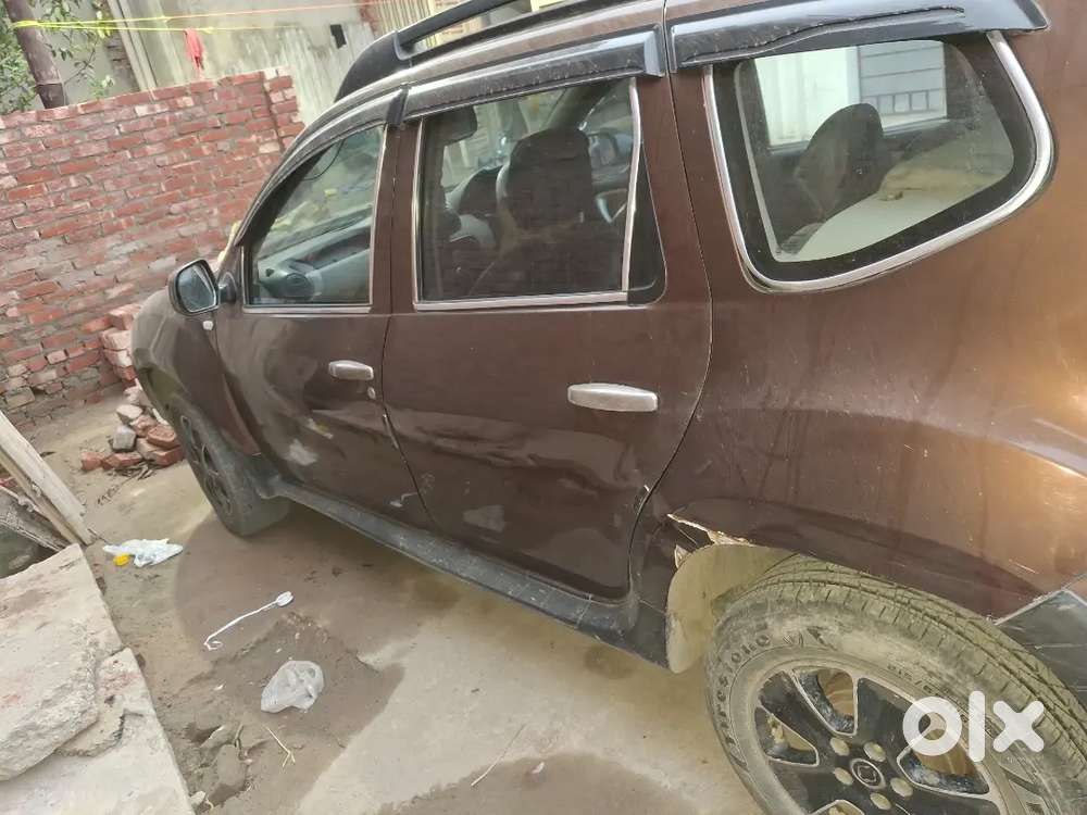 Renault Duster2014 Diesel Maintained With Every 3 Month Service Record