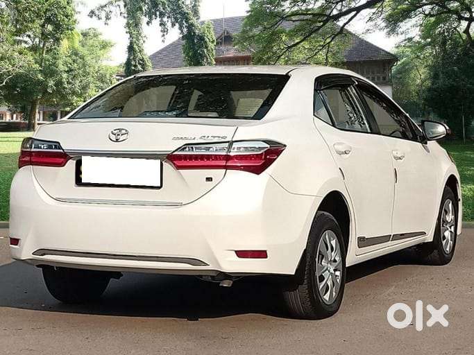 Toyota Corolla Altis 1.8 J, 2018, Petrol