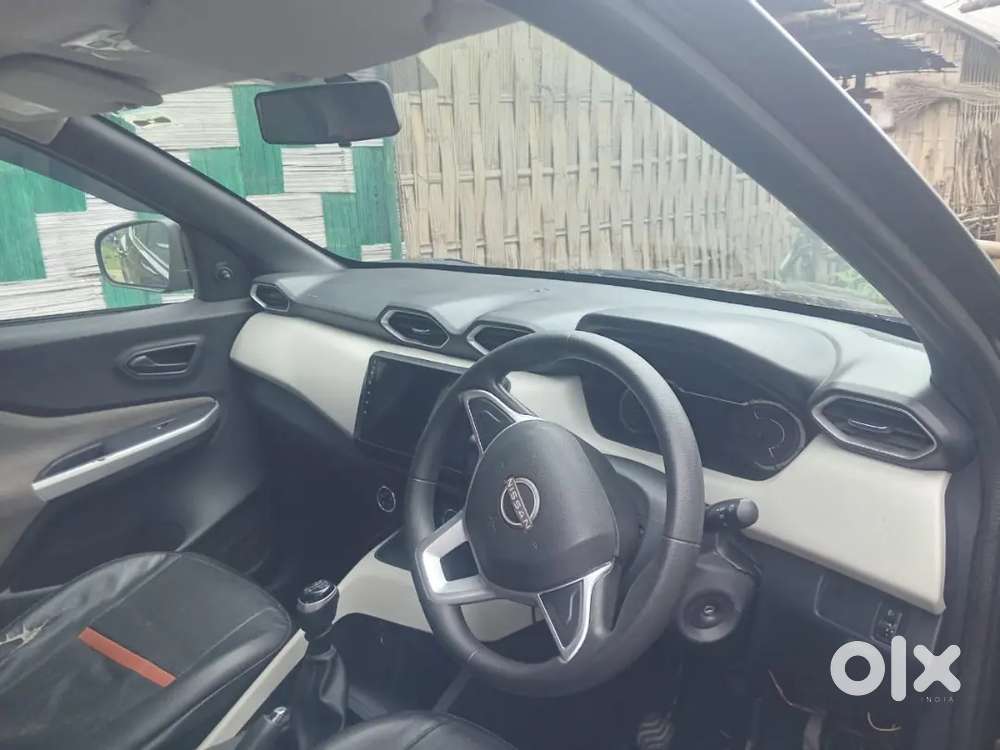 Nissan Magnite 2024 Petrol 380000 Km Driven