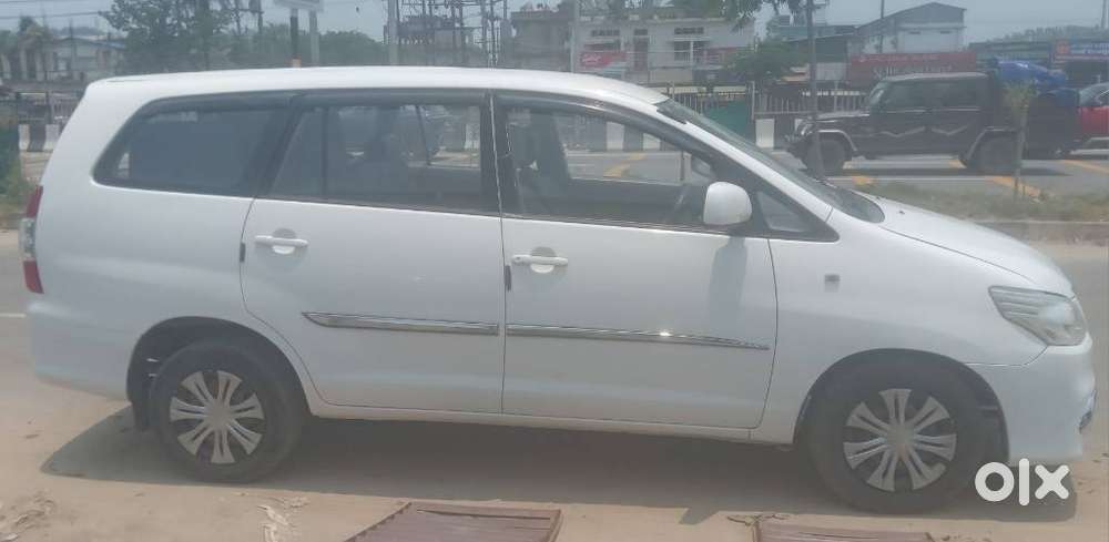 Toyota Innova 2.5 G (diesel) 8 Seater, 2015, Diesel