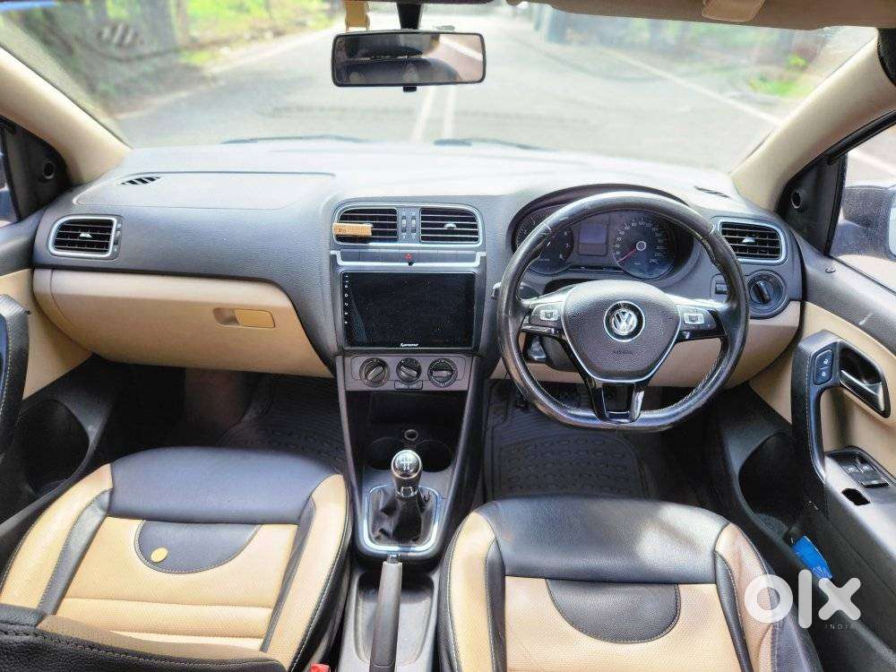 Volkswagen Polo Petrol Highline 1.2l, 2011, Petrol