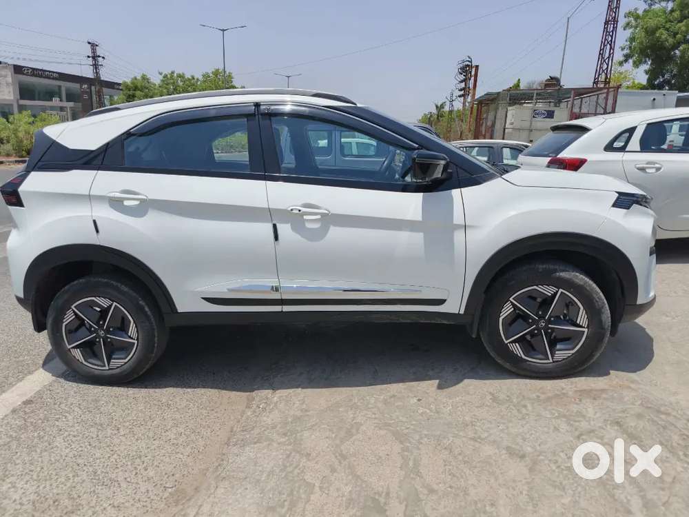 Tata Nexon 2024 Petrol 16200 Km Driven