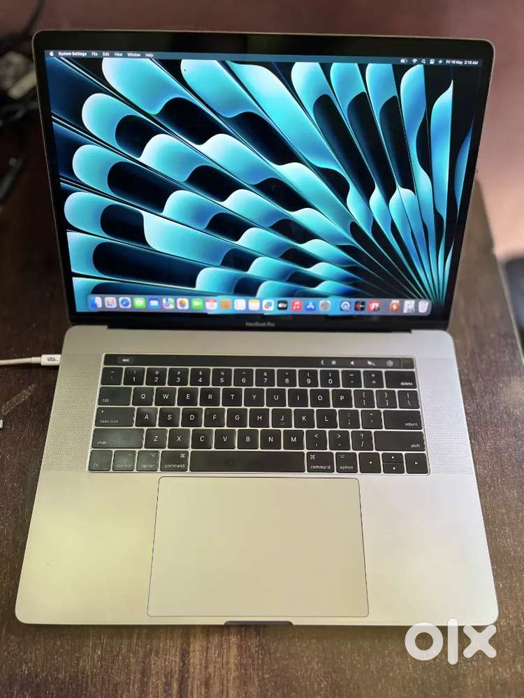 Apple macbook pro 15.4 inch 16gb Ram 256gb ssd 6gb graphic card