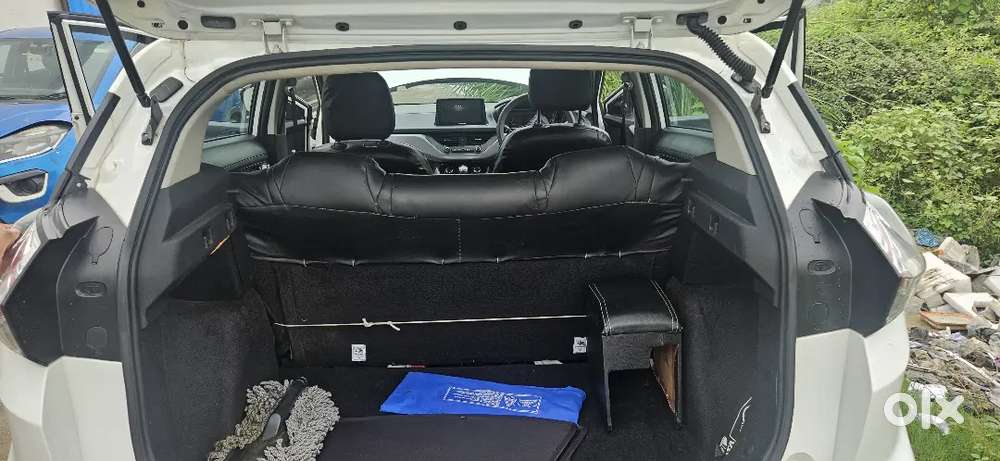 Tata Nexon Petrol Manual For Sale. 
Model Year: 2023
Variant: Xm
Km Dr