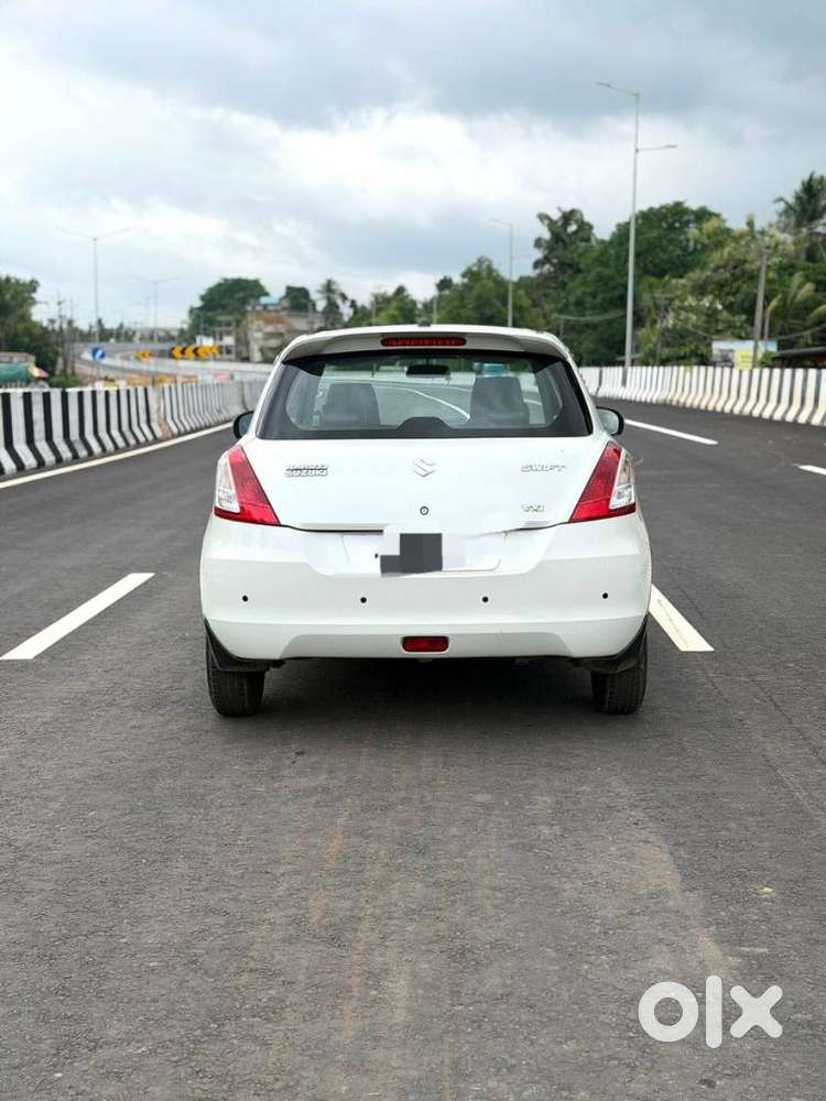 Maruti Suzuki Swift Vxi + Manual, 2013, Petrol
