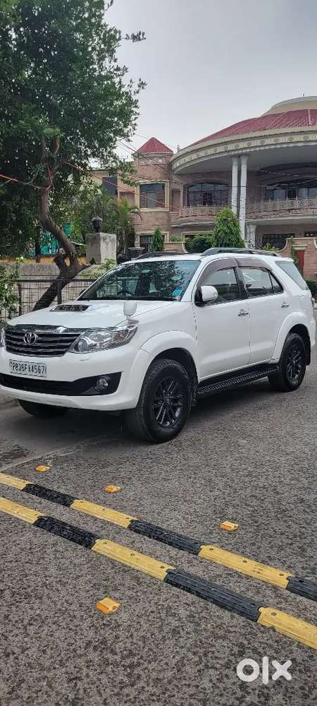 Toyota Fortuner(2013)