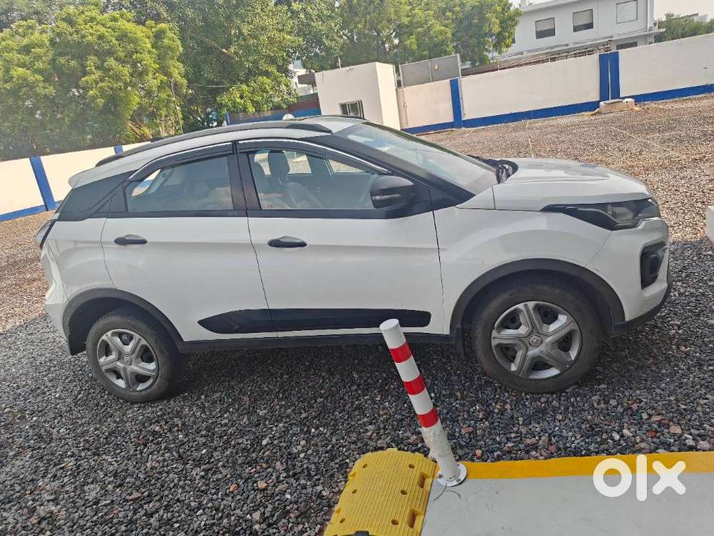 Tata Nexon 1.2 Revotron Xm (s), 2022, Petrol