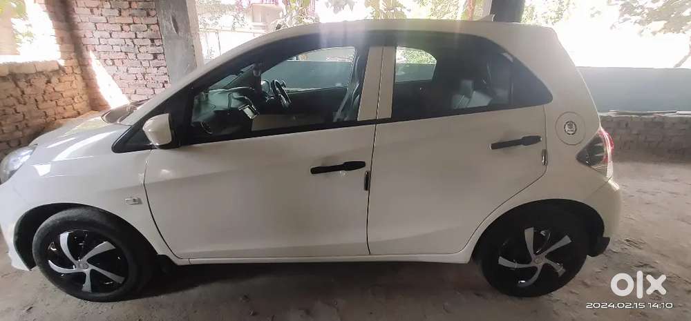 Honda Brio 2013 Petrol Well Maintained