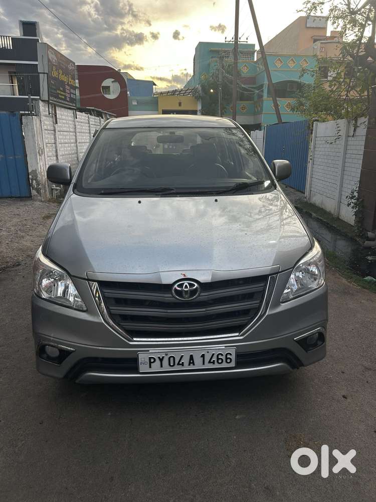Toyota Innova 2.5 G (diesel) 8 Seater Bs Iv, 2015, Diesel
