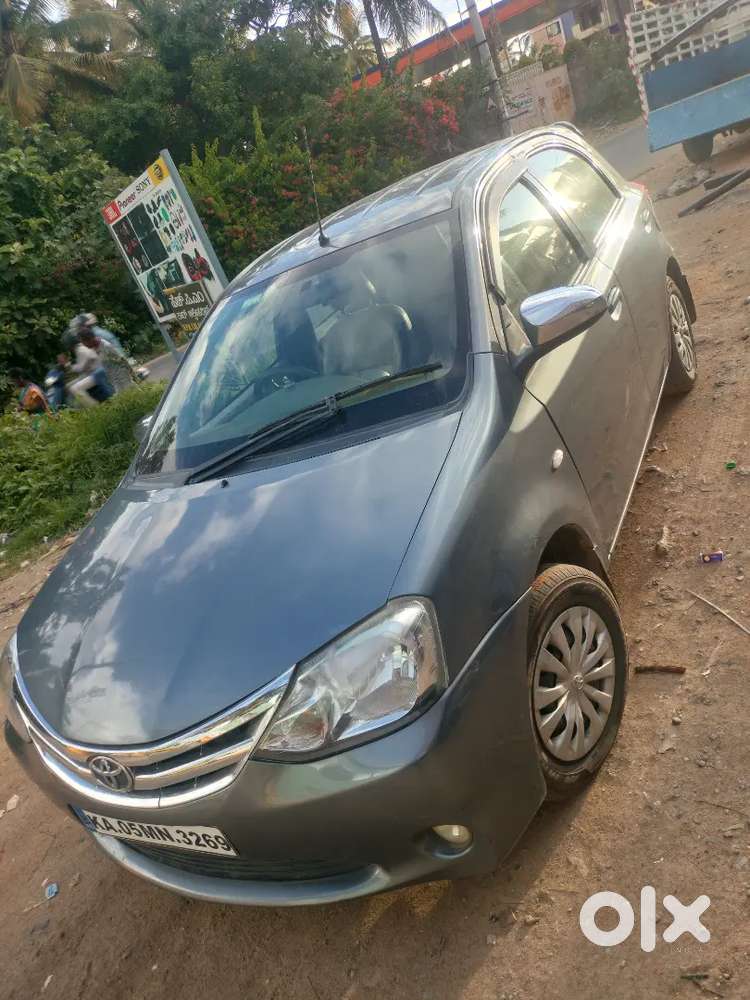 Toyota Etios Liva 1.2 V 2013 Variant