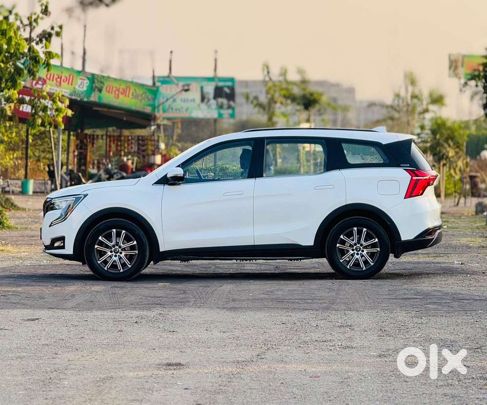 Mahindra Xuv700 2.2 Ax 7 Diesel At Luxury Pack Str Awd, 2022, Diesel