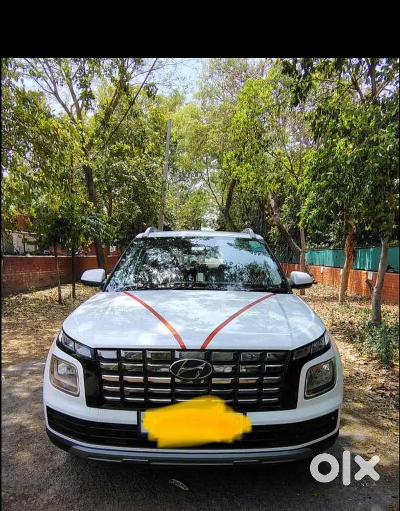 Hyundai Venue 2024 Petrol 4500 Km Driven