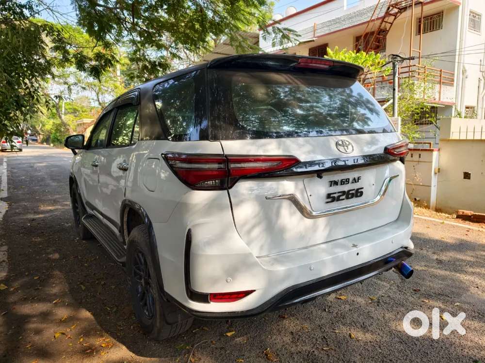 Toyota Fortuner Legender