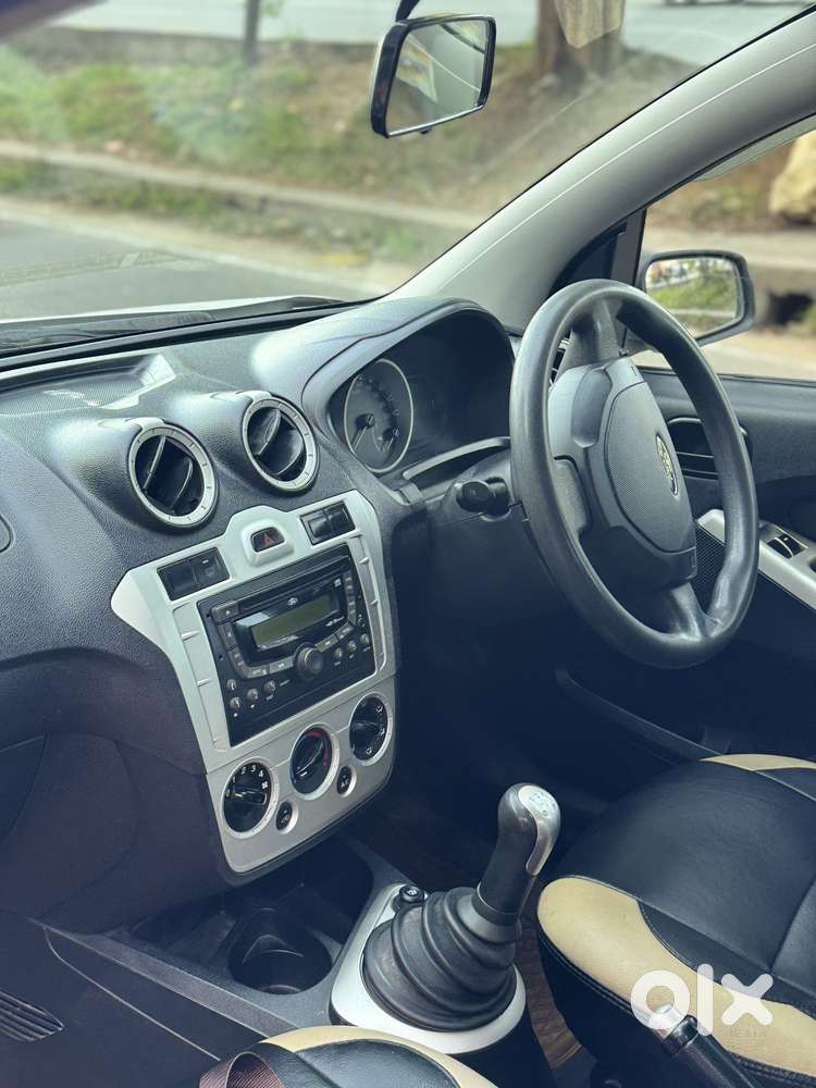Ford Figo 1.2p Titanium Mt, 2012, Petrol