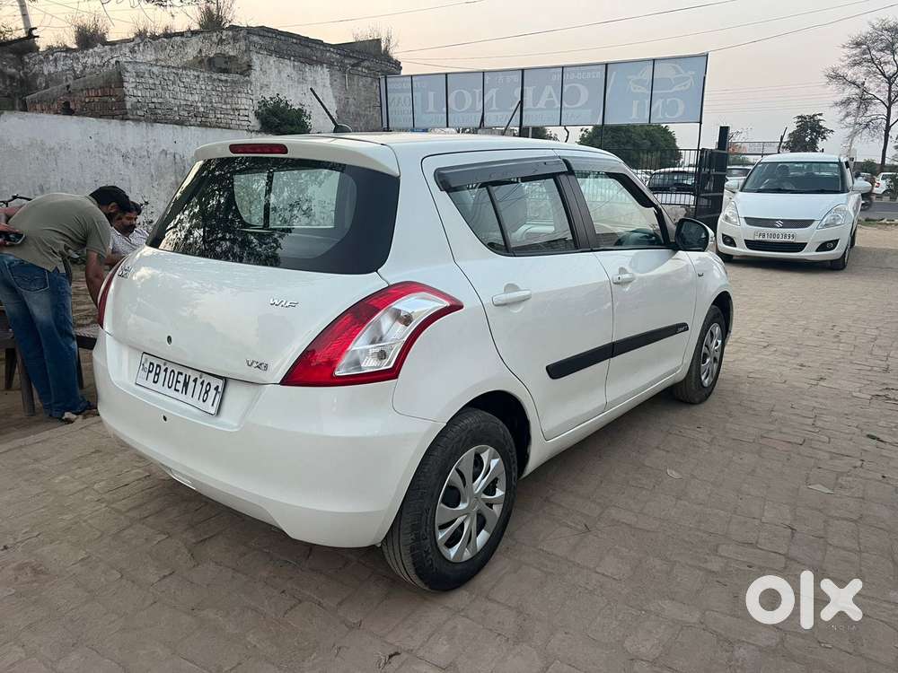 Maruti Suzuki Swift 2011-2014 Vxi, 2013, Petrol