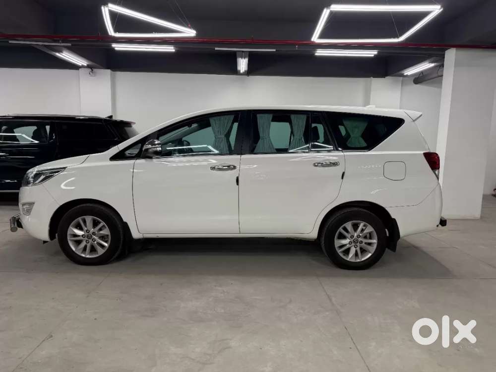Toyota Innova Crysta 2.8 Gx At 7 Str, 2016, Diesel
