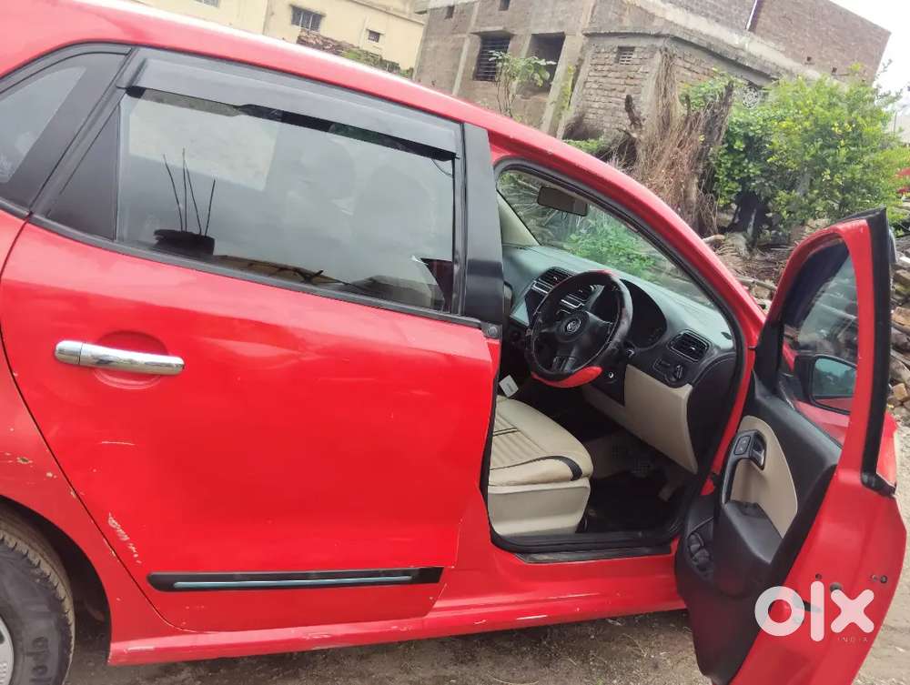 Volkswagen Polo 2010 पेट्रोल में उपलब्ध