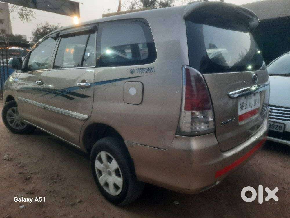 Toyota Innova 2.5 G (diesel) 8 Seater, 2005, Diesel