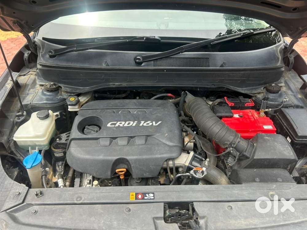 Sunroof, Cornering Lights , 24km/l In Highway.