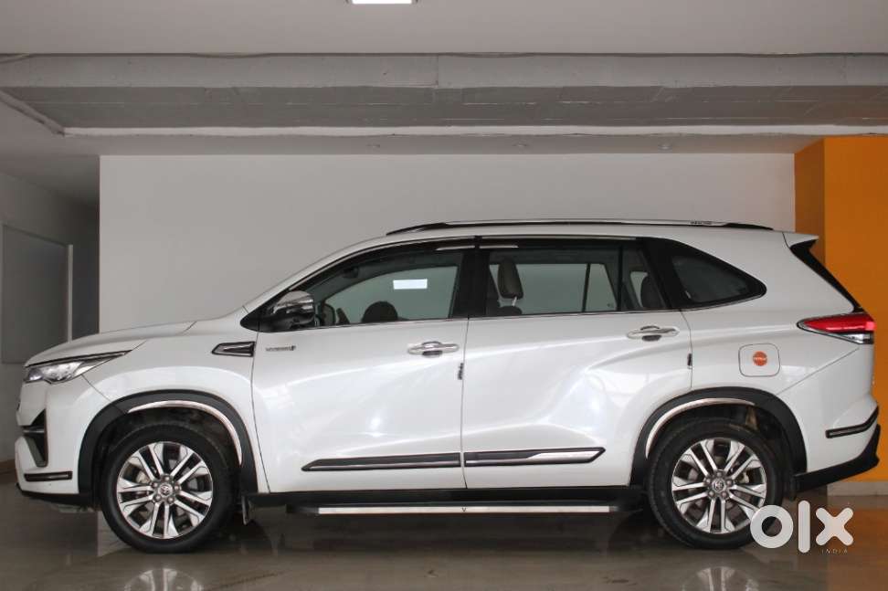 Toyota Innova Hycross 2.0 Zx (o) Hybrid 7 Str, 2024, Petrol