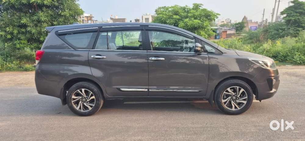 Toyota Innova Crysta 2.4 G Mt 7 Str, 2022, Diesel