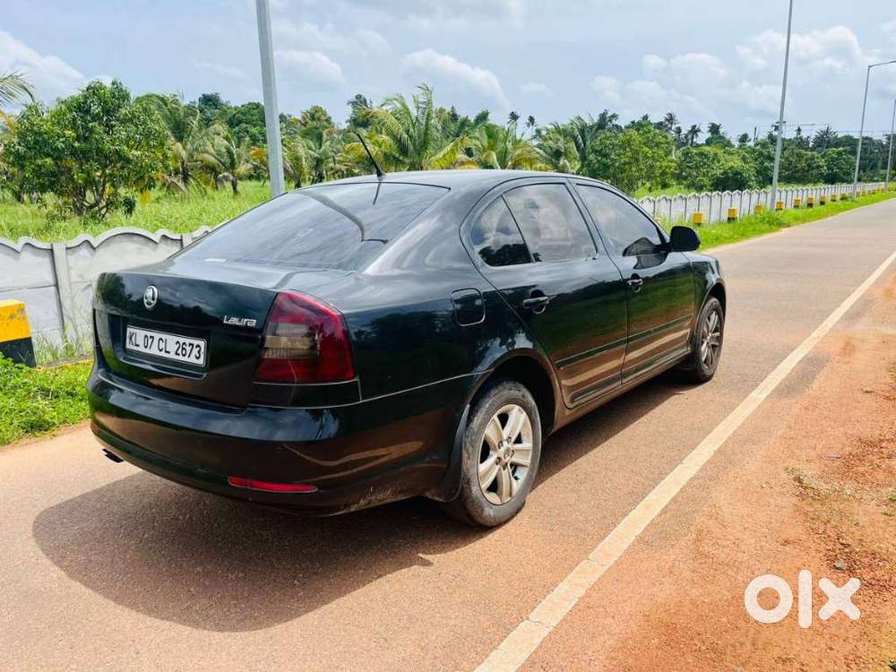 Skoda Laura 1.8 Tsi Ambiente, 2012, Petrol