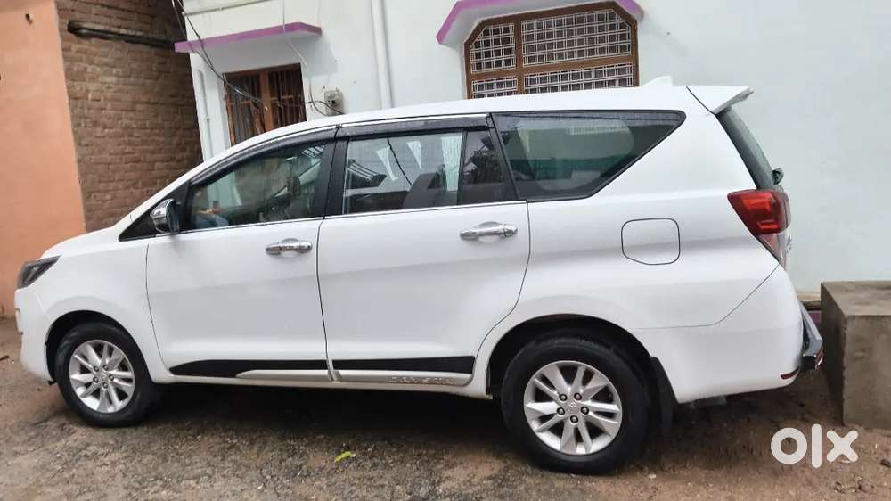 Toyota Innova Crysta 2023 Diesel 95000 Km Driven
