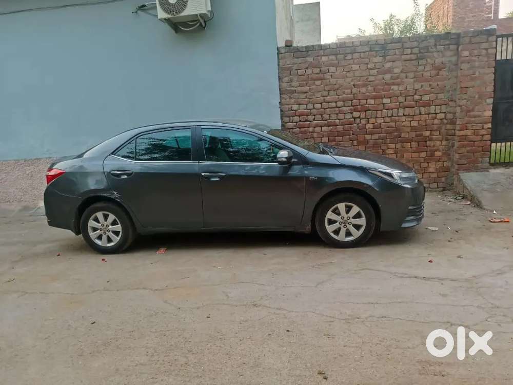 Toyota Corolla Altis 2015 Petrol 10000 Km Driven Bilkul Ok H