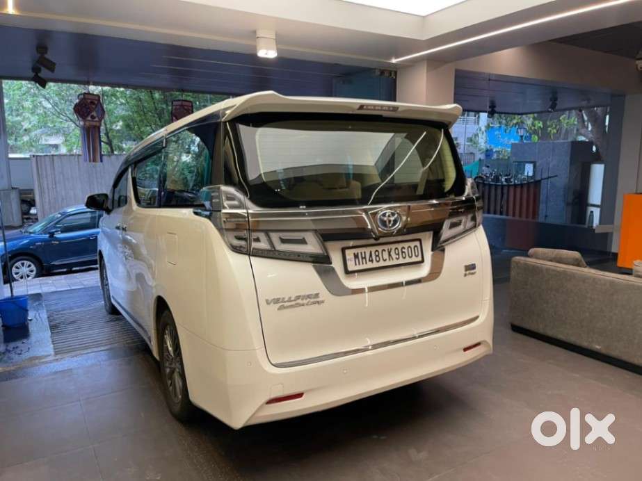 Toyota Vellfire 2.5 Hybrid, 2023, Petrol