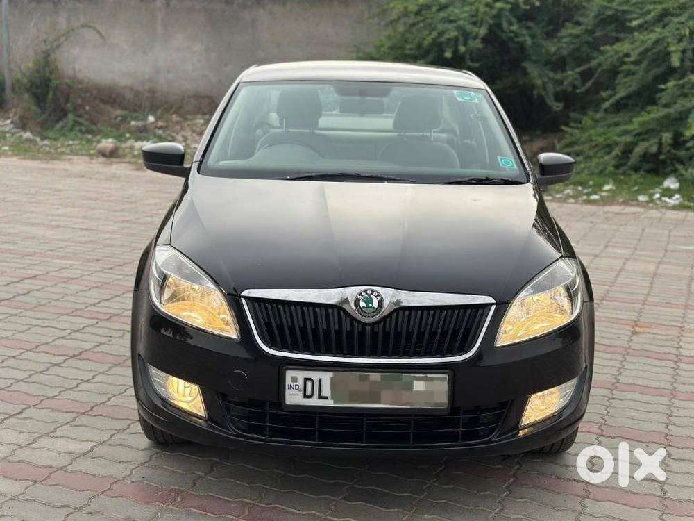 Skoda Rapid 2013-2016 1.6 Mpi At Elegance Black Package, 2012, Petro..