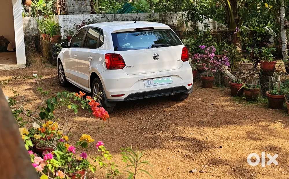 Volkswagen Polo 2021
1.0 Highline Plus Tsi At Rs.975000