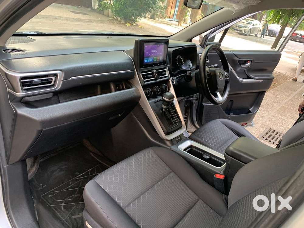 Toyota Innova Hycross 2.0 Gx 8 Str, 2024, Petrol