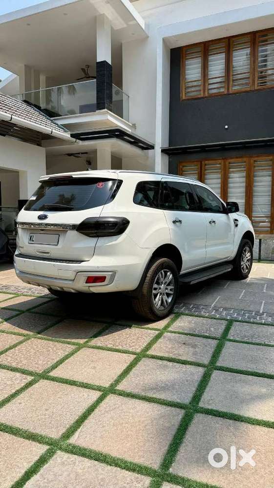 Ford Endeavour 2.2 Titanium 4x2 At, 2017, Diesel