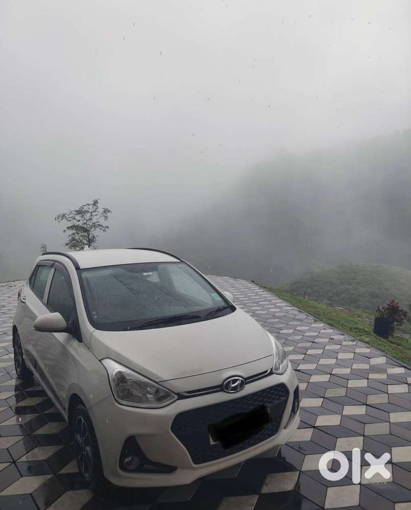 Hyundai I10 2017 Sportz At Petrol 40000 Km Driven