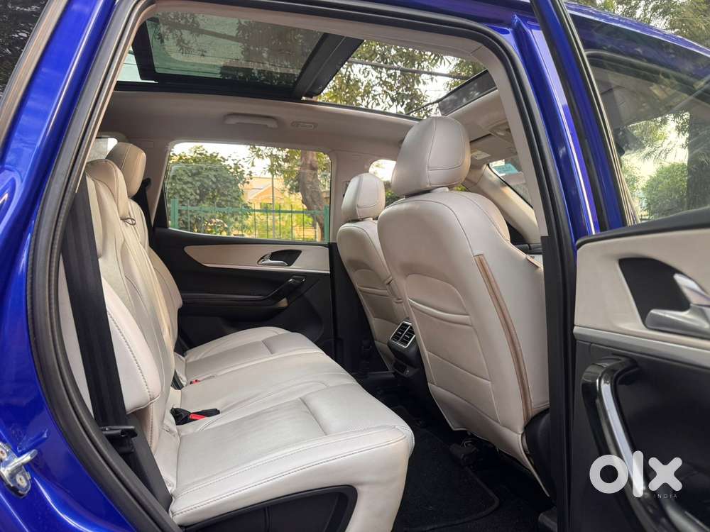 Mahindra Xuv700 2.0 Ax 7 Petrol At Str, 2021, Petrol