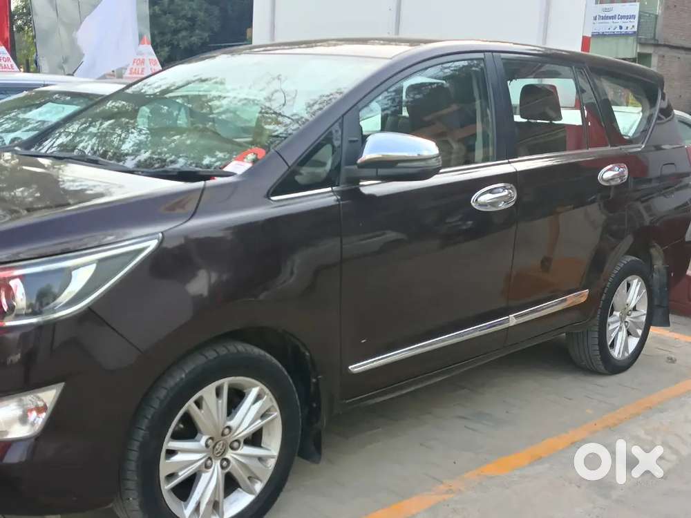 Innova Crysta 2.8z Fully Top Auto All Original Condition