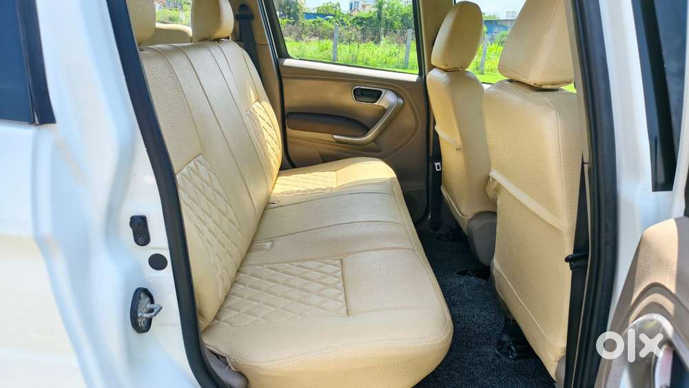 Mahindra Tuv 300 T10, 2019, Diesel