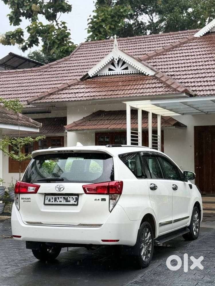 Toyota Innova Crysta 2.4 V 7 Str, 2023, Diesel