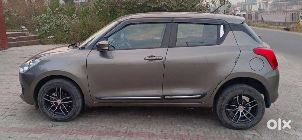 Maruti Suzuki Swift 1.3 Zxi, 2023, Petrol