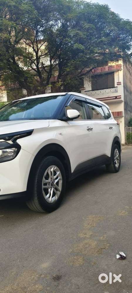 Kia Carens 1.5 Premium 7 Str, 2022, Petrol