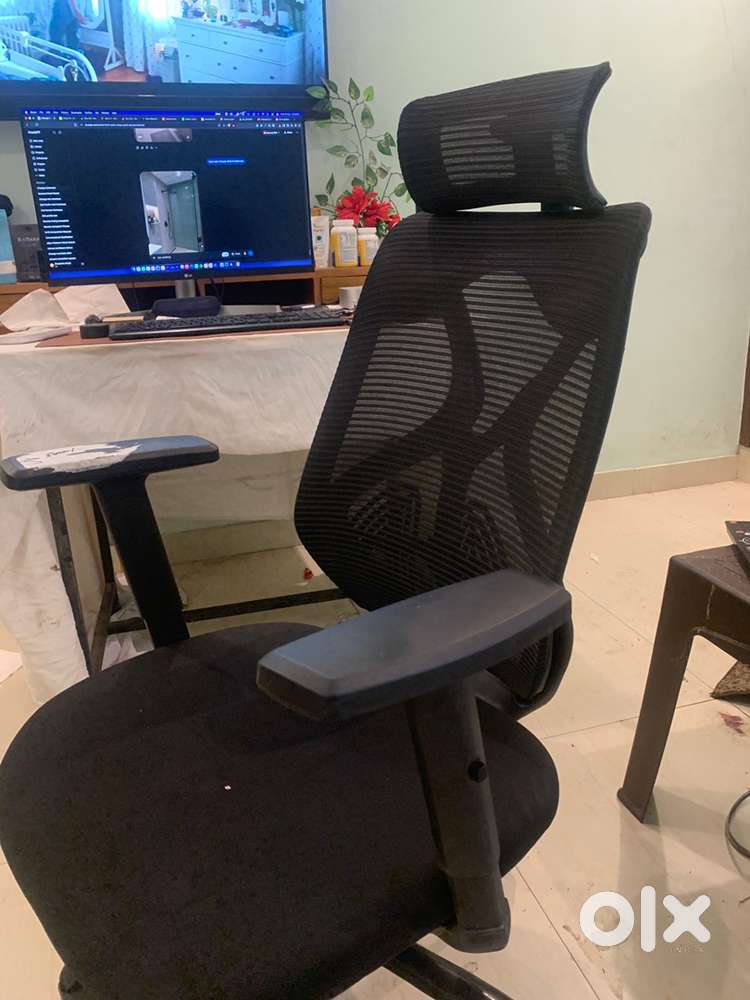 Ergonomic chair (office chair)